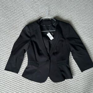 White House black market size 4 black w tags